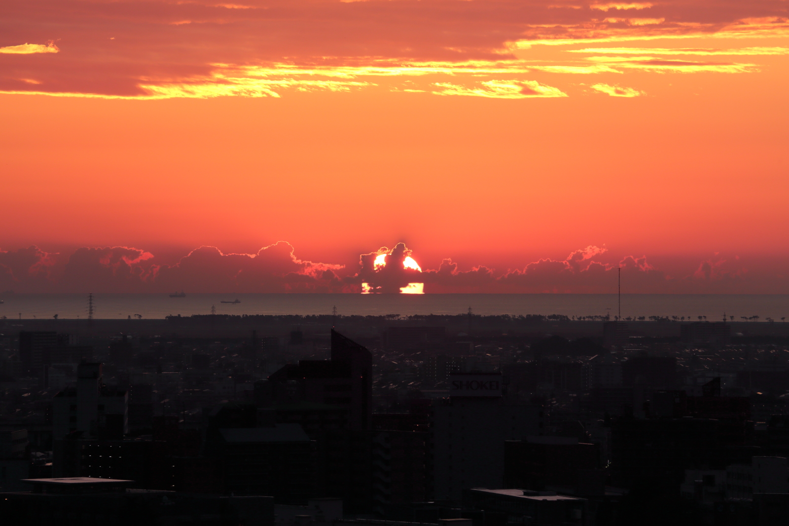 仙台城からの朝日